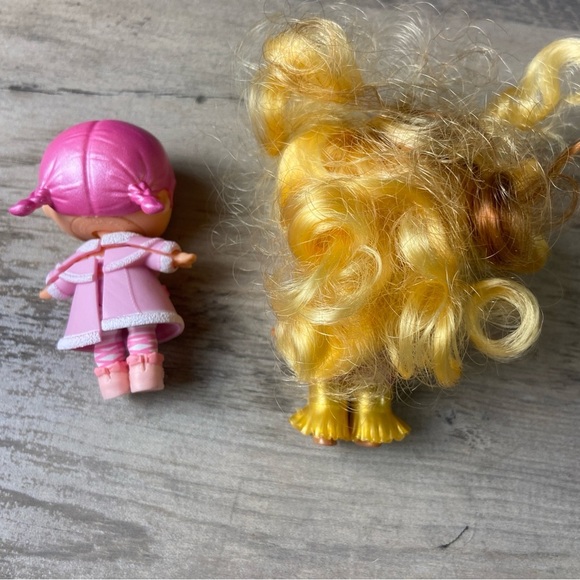 L.O.L. Surprise! Dolls‎ with Pink and Yellow Hair - Picture 2 of 6